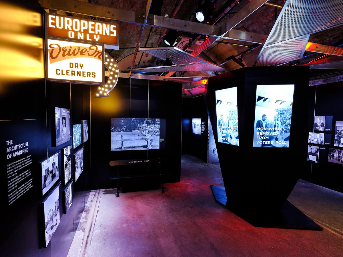 Mandela_Exhibit's tweet photo. 📣 ONE DAY TO GO! It's your last chance to see the #MandelaExhibition at 26 Leake Street Gallery in Waterloo’s historic Leake Street Graffiti Tunnels 🇿🇦✊🏾 Book Now ➡️ https://t.co/LC5M0B8wbx https://t.co/ZHPD61nfqd