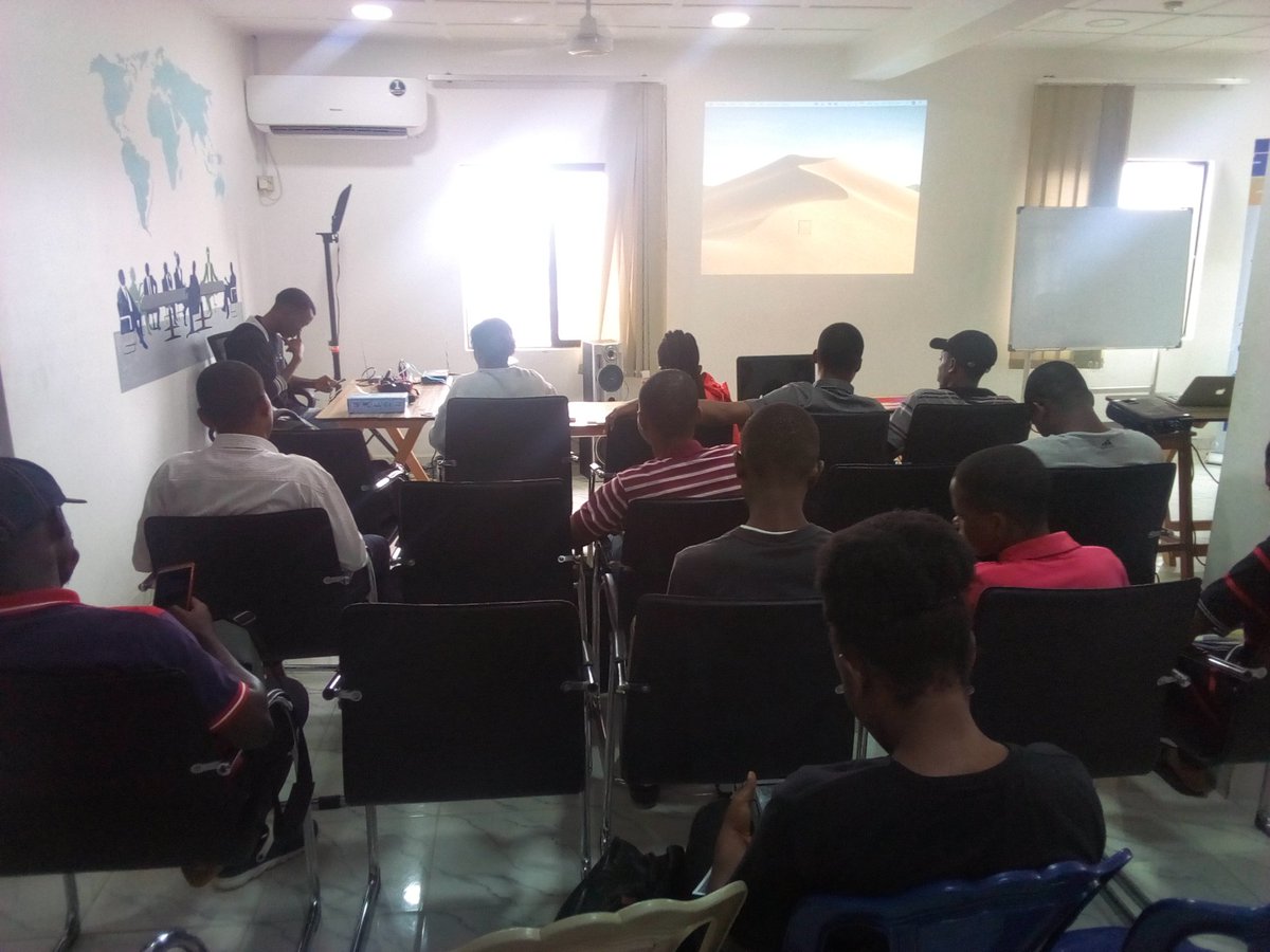 POUNLARS's tweet image. Just concluded session, of introducing Python. Next is the machine learning session, am poised to learn much. And....I got my swags 😍 💃 if you ain't here 👇, you're missing out on the wave. @PythonAkwaIbom @kodehauz @ThePSF @digitalocean @elastic #PythonAkwaIbomMeetup