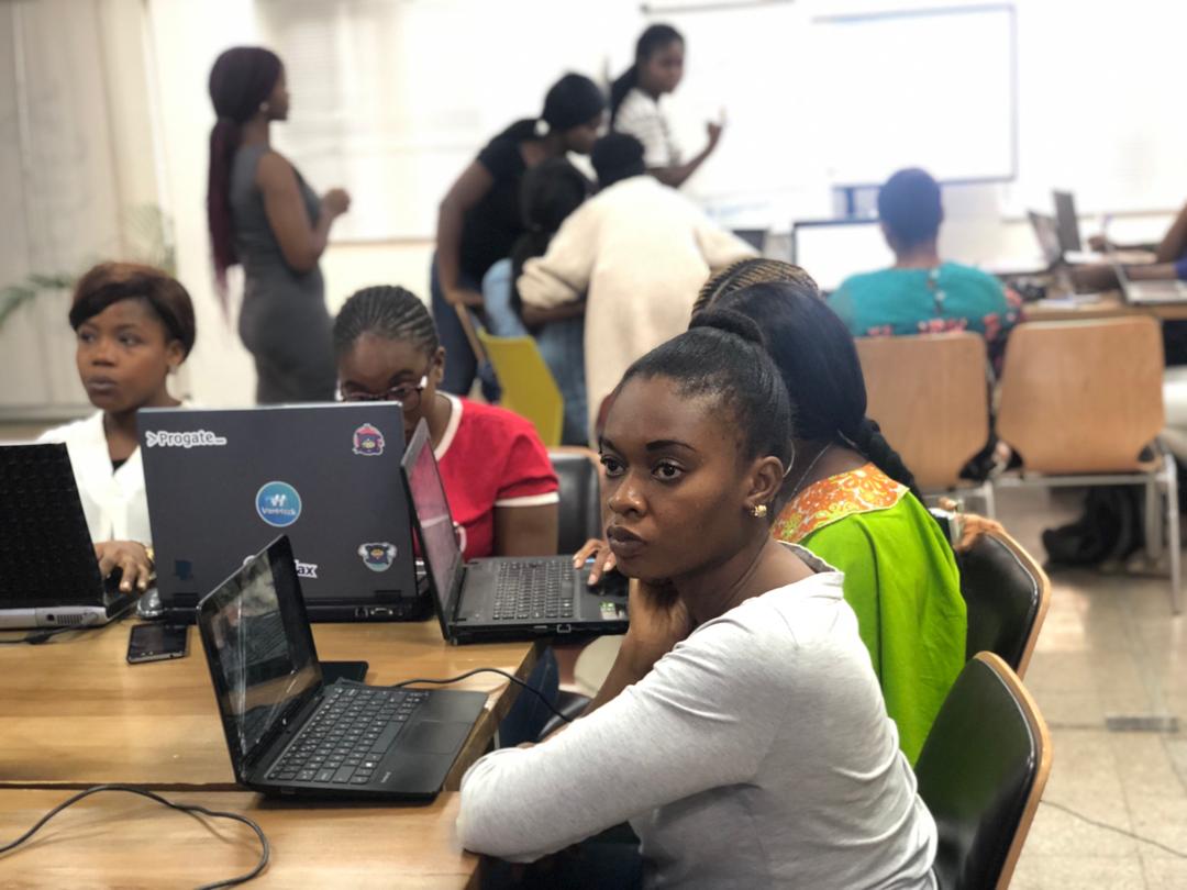 SheCodeAfrica's tweet image. Our girls partaking in the beginner class, are getting more insights into the fundamentals with HTML, CSS and JavaScript.

#CodeLiteracyDay