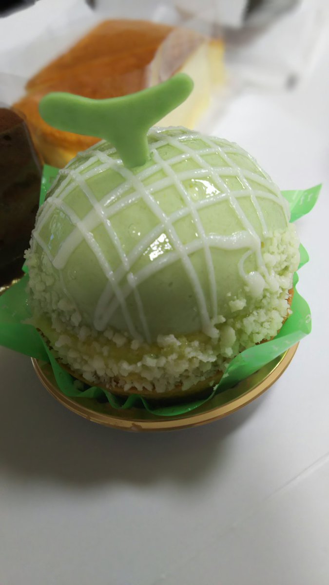 pokinico's tweet photo. 本当のメロンケーキ。 https://t.co/9rNYXZGX2k