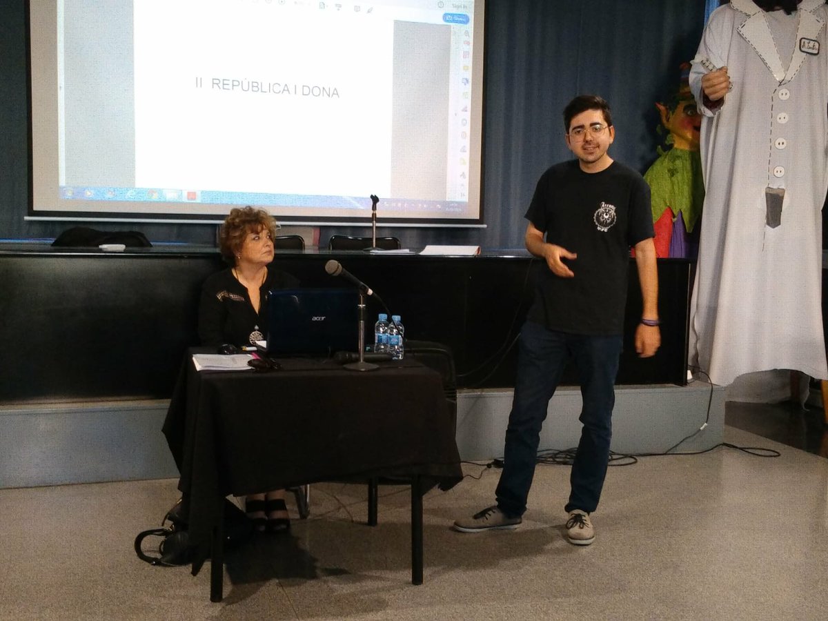AteneuSfc's tweet photo. Moltes gràcies sobretot a Marià Hispano, Miguel Peyró, Eva Til, Mireia i Ferran del grup Taifa i Mercè Borràs per haver-nos acompanyat i també a la UPCM i @ElCentruCaldes per haver-nos ajudat a fer-ho possible. 🤗🗣️✊🏽

 #sfc #sfc182 #codigram #codines #ateneusfc https://t.co/1IEVjk3pQD
