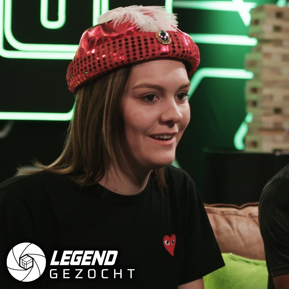 MaximeMXM's tweet photo. Alles Hoed? Welk cijfer krijgt mijn hoedje? π©
Om 17:00 is mijn Legend Gezocht auditie te zien π @LOGnederland #legendsofgaming https://t.co/AJW32a5VSG