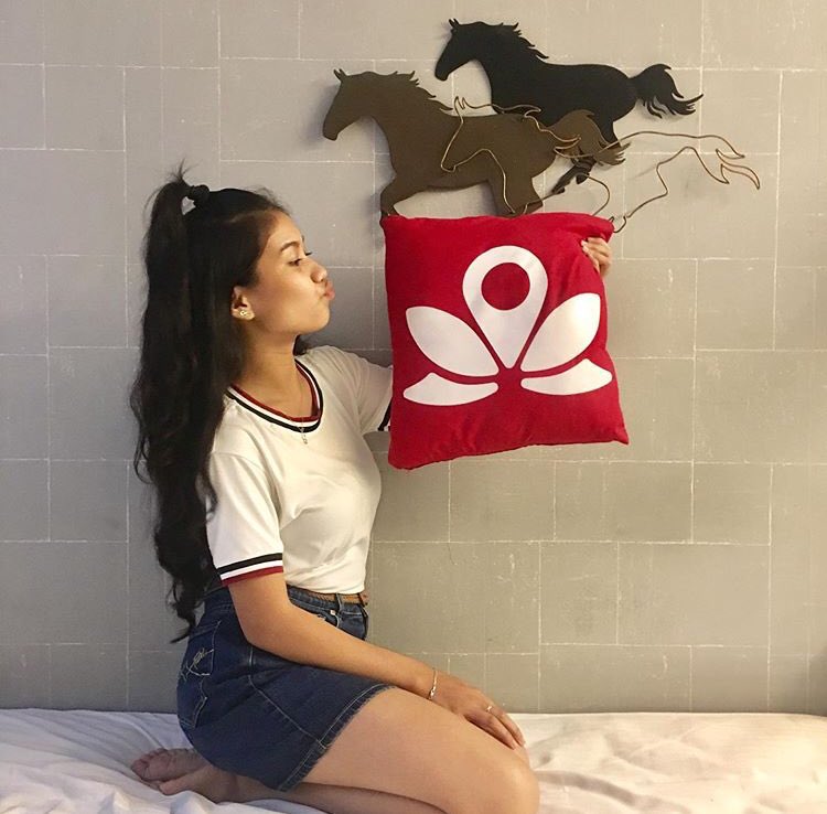 zenroomsph's tweet photo. Ang bilis! June na agad. Kelan ang huling gala niyo with your barkada? 

Book na sa ZEN Rooms 
👉 https://t.co/GRv7qhq9cD 
#travelmore #payless https://t.co/LeUp70DQTh
