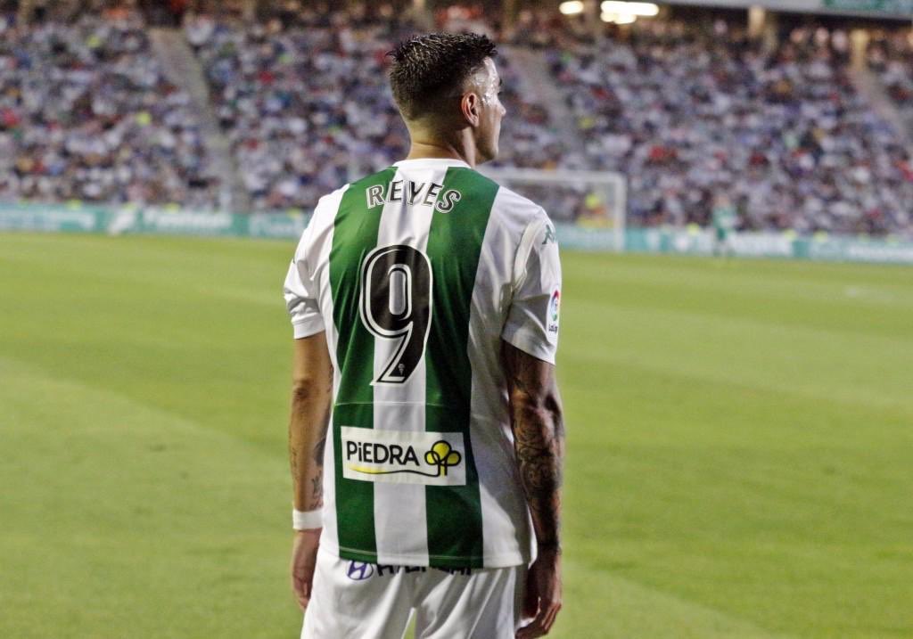 CordobaCF_ofi's tweet photo. El Córdoba Club de Fútbol lamenta comunicar el fallecimiento de José Antonio Reyes tras un accidente de tráfico. 

Eres, fuiste y serás por siempre parte de nuestra historia. Descansa en paz. https://t.co/GQl4trtp54