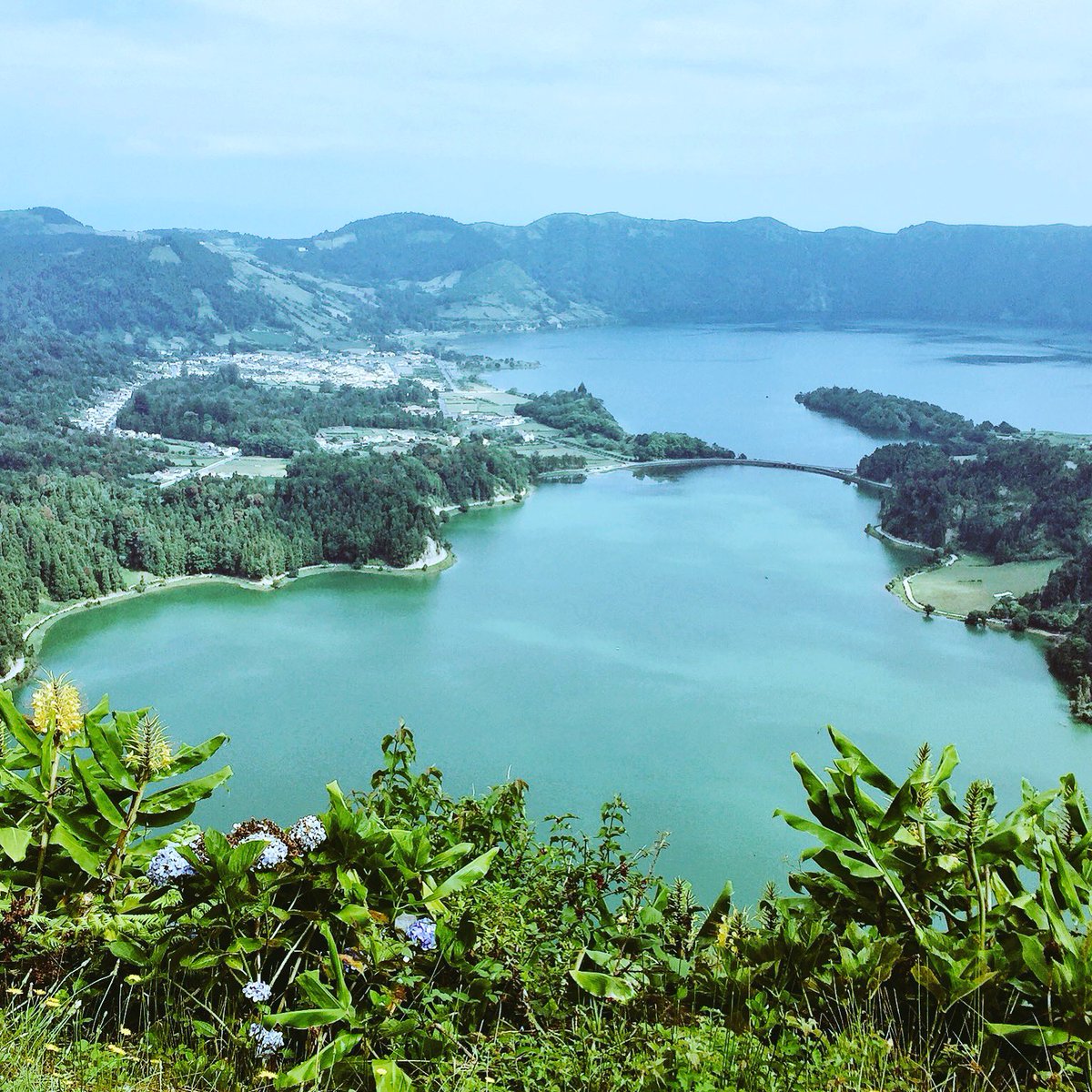 Now’s the time to start thinking about to a trip to the #Azores, a beautiful archipelago of 9 islands in the #atlanticOcean. See my post for a 3 day itinerary to the main island, #SaoMiguel: bit.ly/2wVD5Nx

#portugal #travel #travelblog #pontadelgada