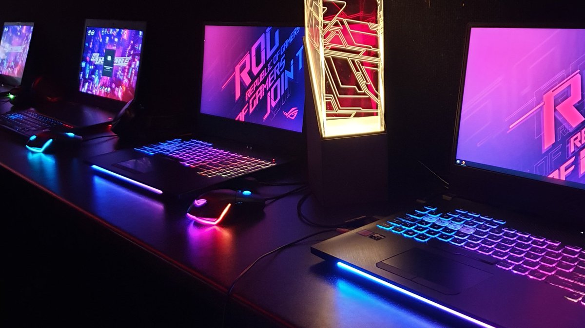They're packing some of our best laptops on the <a href="/ROGBusUK/">ROGBUS</a> !
A range of #Strix and #Zephyrus models available to game on!
<a href="/IntelUK/">Intel UK</a>