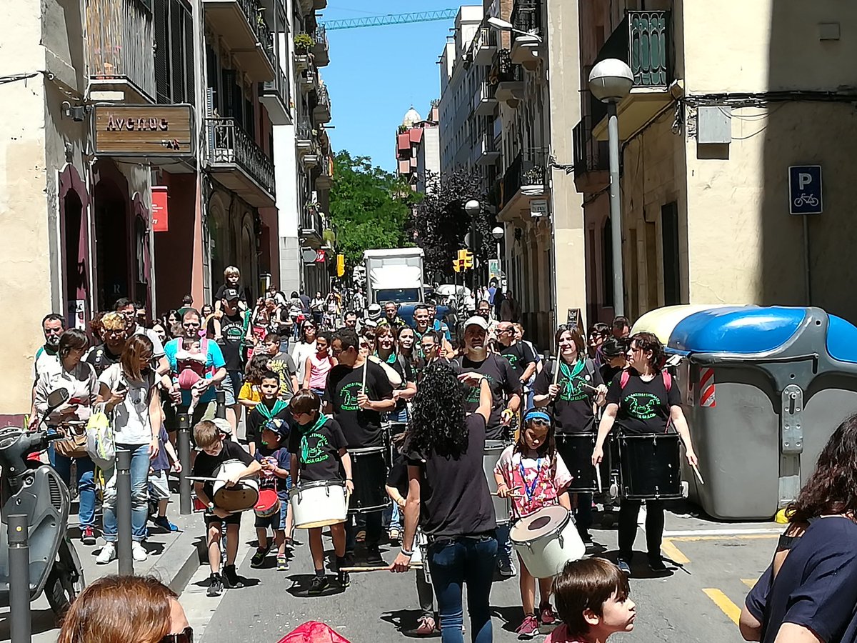 Un any més participem a la Festa de la primavera de l'escola <a href="/VedrunaGracia/">Vedruna Gràcia</a>
Cercavila pels voltants!