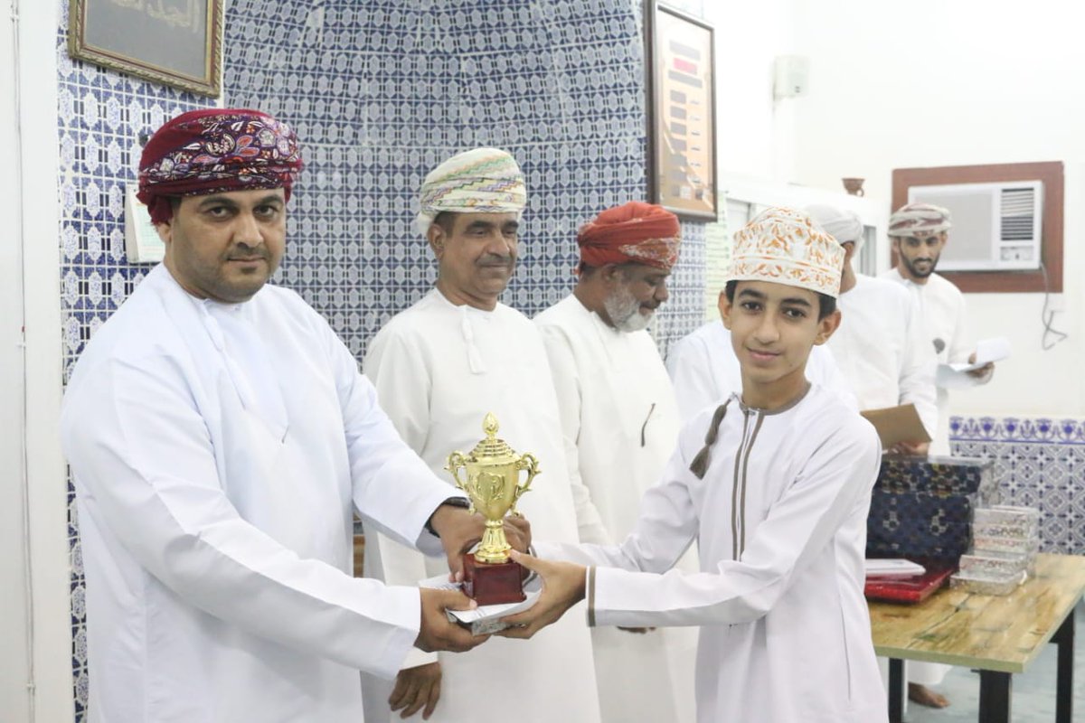 مسابقة حفظ القرآن بمسجد الرحمه بخور الملح تختتم فعالياتها، تحت رعاية الفاضل / علي بن عبدالله الفزاري، حيث بلغ عدد المشاركين هذا العام 54 مشارك.

#الصور
pho.to/B1uDL

pho.to/B1uCp

#تغطية : #صوت_صحم_للإعلام