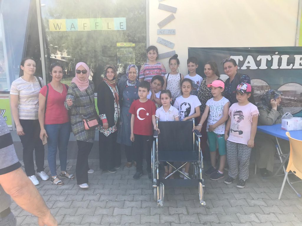 AkhisarABZED's tweet photo. Yaşlarına rağmen taşıdıkları kocaman yürekleriyle herkese örnek olması gereken bu güzel ve anlamlı davranış için başta çocuklarımız olmak üzere Namık Oğul İlkokullu müdürümüze, öğretmenlerimize ve emeği geçen herkese çok teşekkür ederiz. #EngelleriAşıyoruz
ABZED Yönetim Kurulu https://t.co/OKXe9e32Nt
