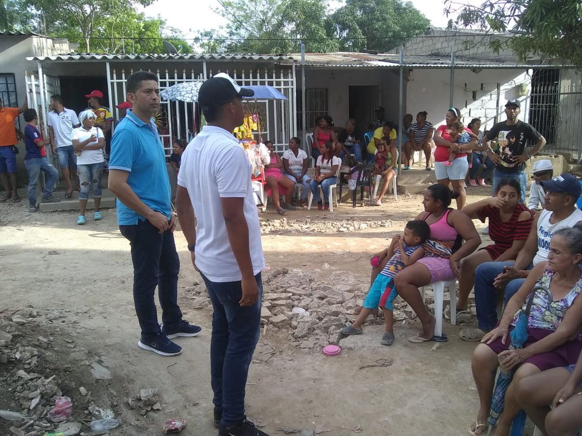 Hoy, estuvimos escuchando a los amigos  del sector los Laureles del barrio el Pozón, quienes manifiestaron las malas condiciones en que se encuentra el centro de salud. .
.
.
#ElkinBenavides
#TrabajandoPorMiGente
#Cartagena 
#Bolívar