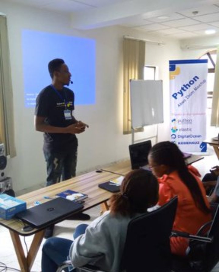 ellovick's tweet image. @kodehauz
Happening live now at kodehauz
Python Meetup at Eket
#PythonAkwaIbomMeetup
@elastic