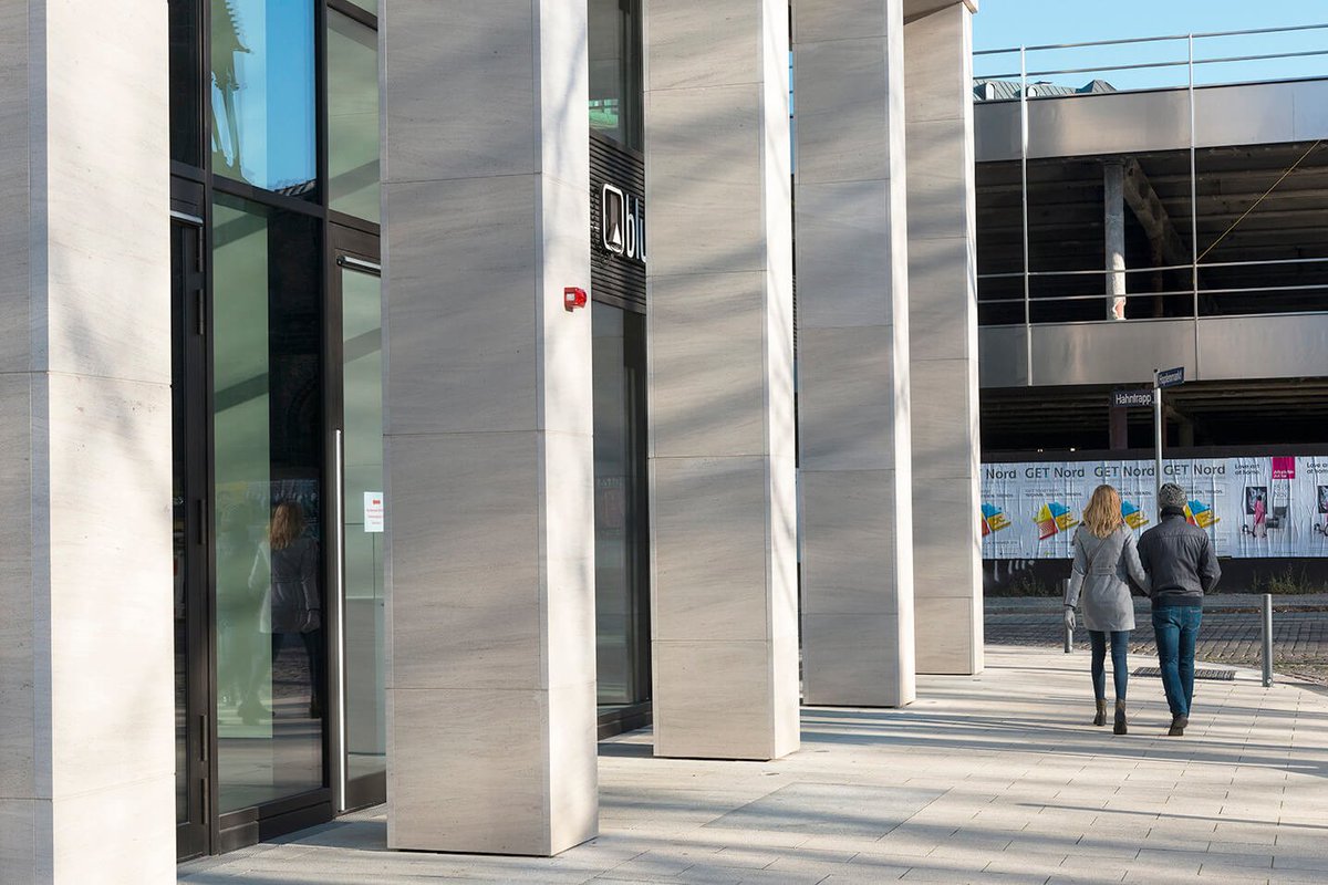 lsi_stone's tweet photo. The 33 Hopfenmarkt project is a proof of the Moca Cream elegance in modern buildings. The beauty of natural stone is timeless. #stone #architecture #stoneindustry #cladding #mocacream https://t.co/Hp7kzh35ez