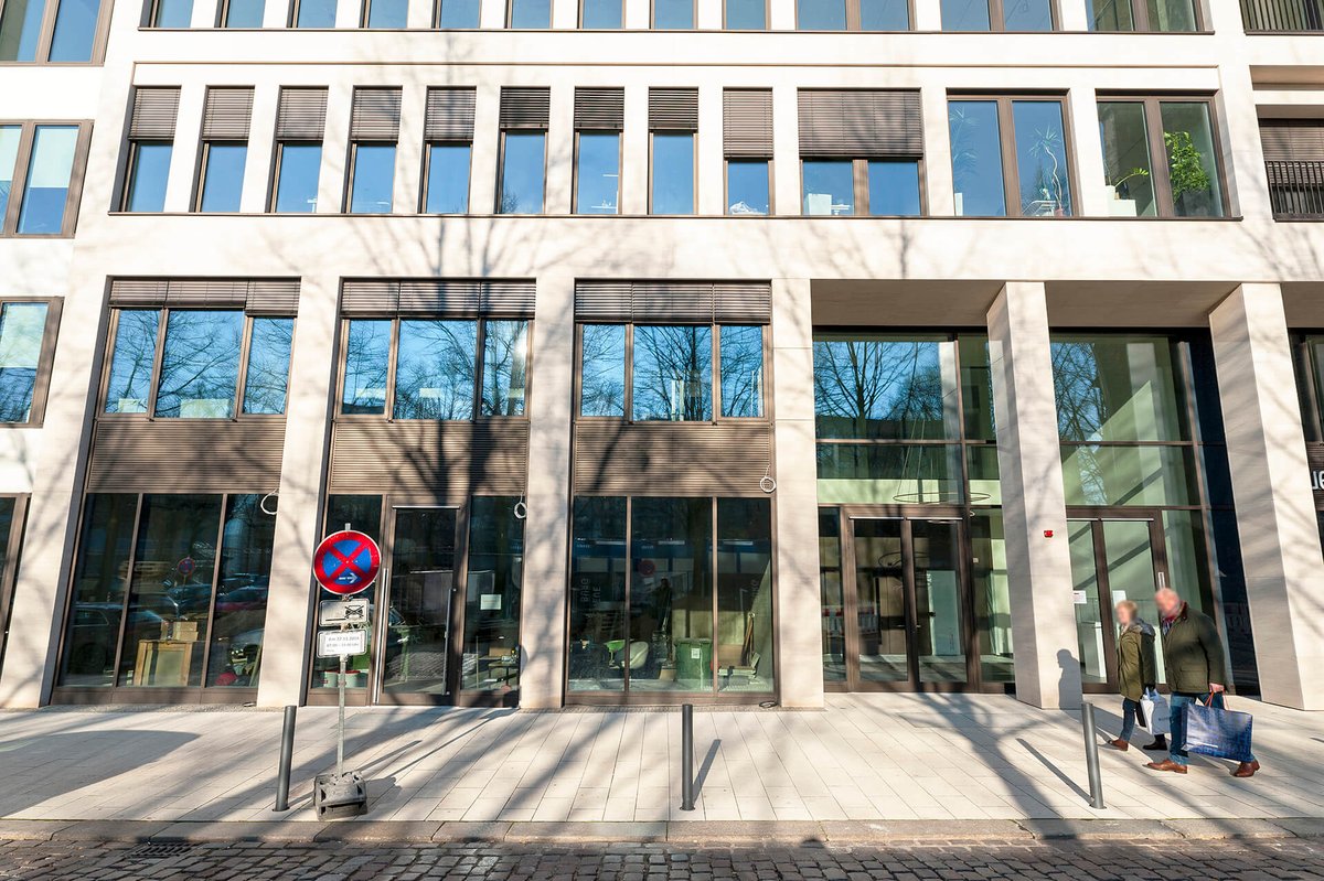 lsi_stone's tweet photo. The 33 Hopfenmarkt project is a proof of the Moca Cream elegance in modern buildings. The beauty of natural stone is timeless. #stone #architecture #stoneindustry #cladding #mocacream https://t.co/Hp7kzh35ez