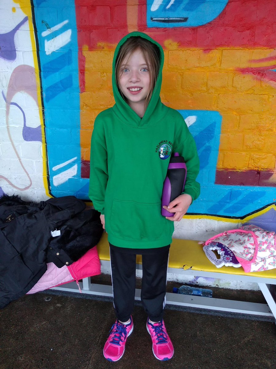 4theharv's tweet photo. Delighted 2 have the chance 2 catch this 1 &amp; the @hazleheadschool girls playing netball against @AshleyRdSchool on the way home from work yesterday. It was a tough 1 (opposition &amp; weather!) 4 HPS but they kept working hard &amp; smiling. 😀👏 #itwasntfitba #welldonegirls #toughshift https://t.co/HrjBUpYi0r
