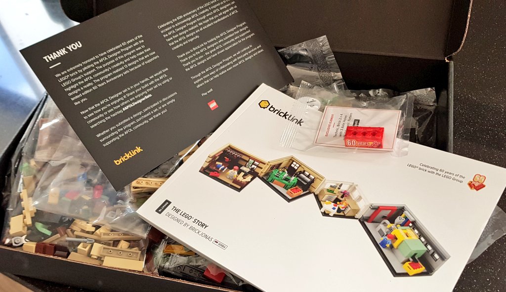 dennis_heeren's tweet image. Fancy... Thanks @BrickJonas_HU, can&apos;t wait to build... #lego #AFOLDesignerSets