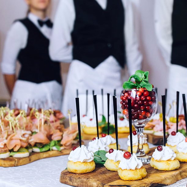 CGEliteEvents's tweet image. Our high-end caterers will dazzle your guests with a luxurious feast!

Visit 

CGELITEEVENTS.COM

#VIPHospitality #FineDining #LuxuryCatering #EventPlanning #Awards #EventProfs #EventMarketing #Vip #Corporate #EventManagement #EventPlatform #CG #Elite #Events #London