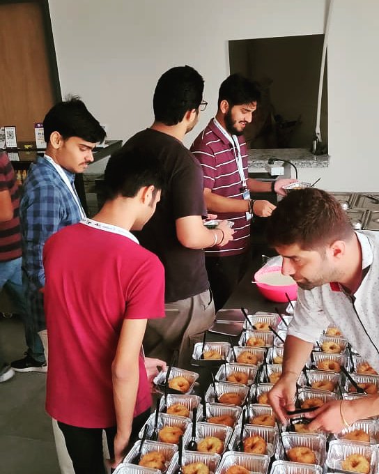 IncubateIND's tweet image. Eat healthy ...work hard
#InnovateToINSPIRE 
#Incubateind
#Inspirehackathon
#EESL
#gohive
#30Hours
#breakfast