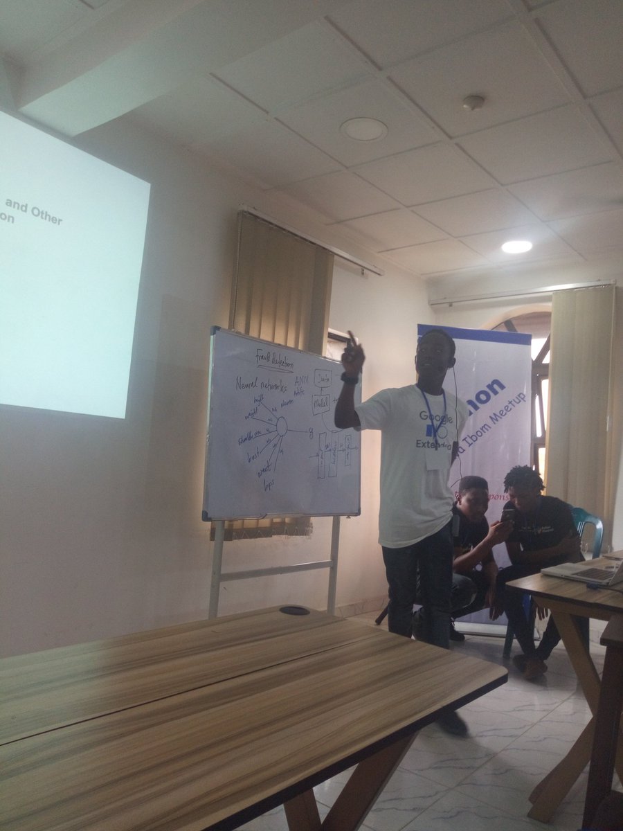 beethelighted's tweet image. @SandyJammie gives a basic imtroduction to Python.
@kodehauz #pythonmeetup2019
@PythonAkwaIbom @PythonNigeria @ThePSF @agatevureglory @cjustinobi @ayolovisgod @Tochinny