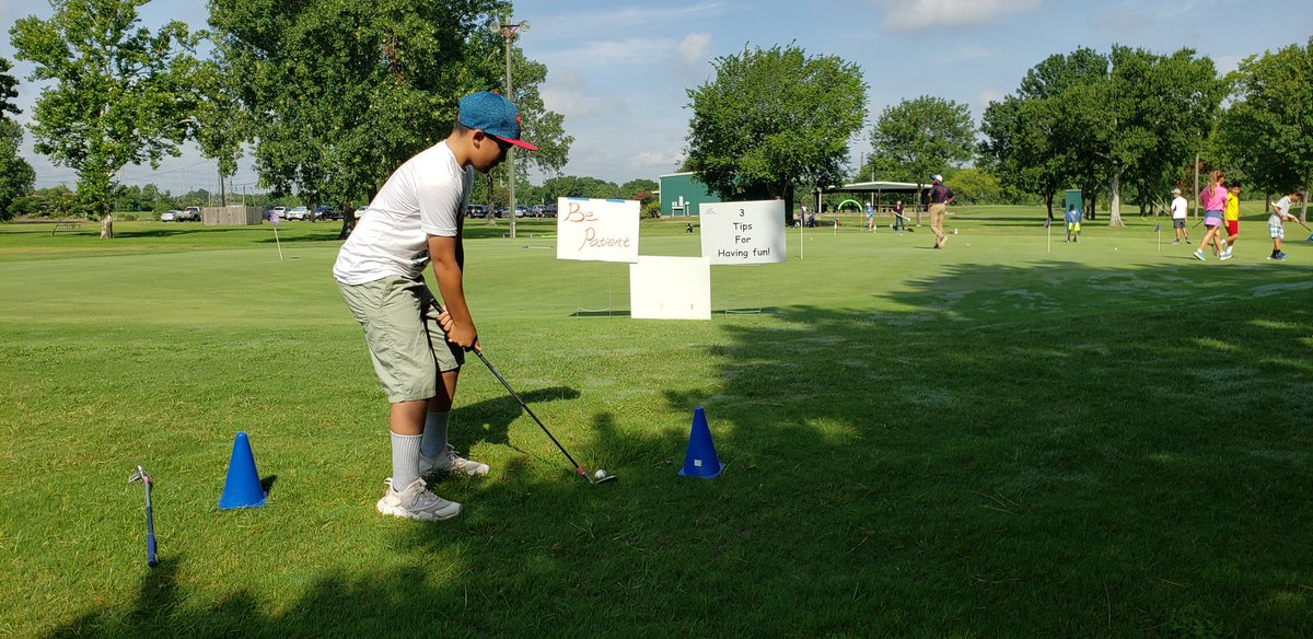 JMartinez4Hou's tweet image. Saturday mornings are the best when starting on the greens! #chippingpractice #puttinggreen #chipandputt #firstteegolf