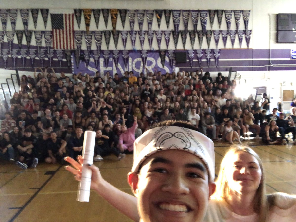 CPHS19's tweet photo. We did it Seniors :) #ClassOf2019 https://t.co/6lGMcmMFeF