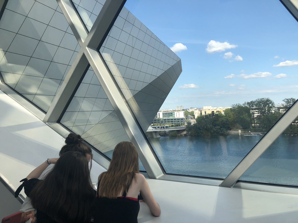 Clap de fin pour la saison 13 d’<a href="/edresup/">Edresup_LH</a> !
48 jeunes accompagnés de leurs tuteurs <a href="/EMNormandie/">EM Normandie Business School</a>, découvrent depuis 3 jours la Capitale des Gaules, sous un soleil de plomb ! Culture, Curiosité et Complicités sont au ❤️ du week-end 🌞💪🤪
#CordeesDeLaReussite 
#egalitedeschances