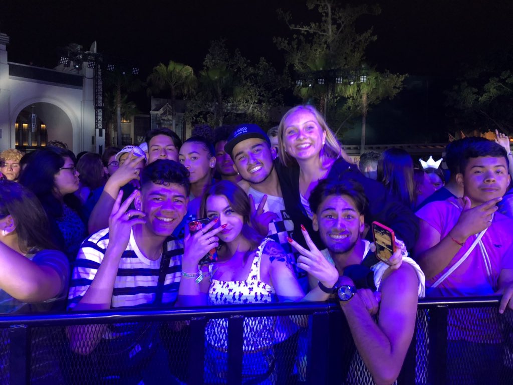 heroinjojo's tweet photo. Ain’t nobody doing what we did #2k19 #gradbash2019 https://t.co/VlwJT5ocHK