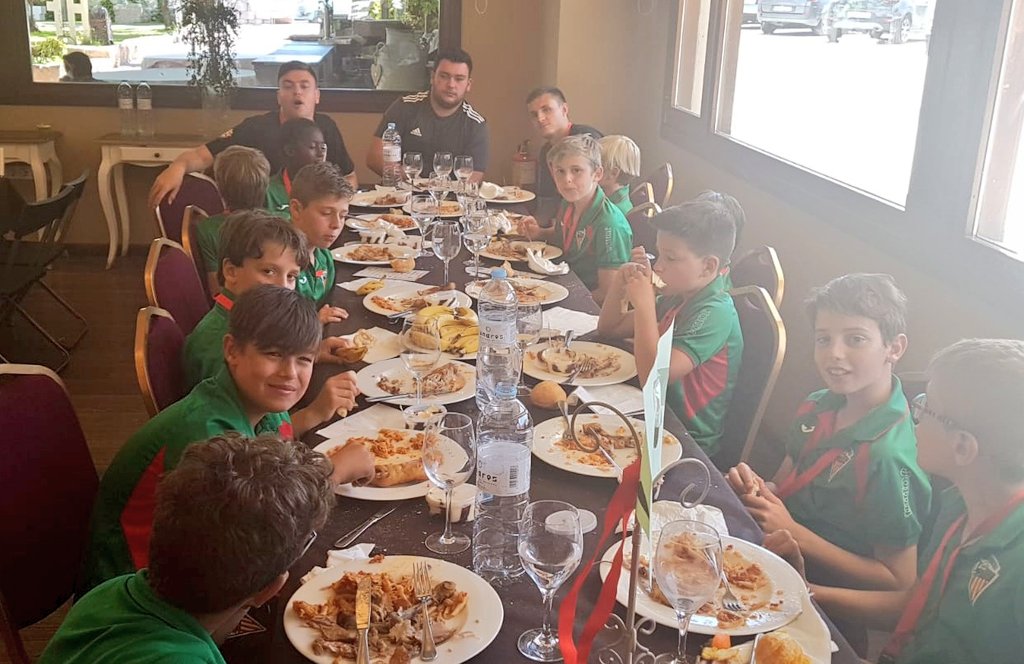 jamoncup's tweet photo. 📸 Muchos de nuestros equipos ya están reponiendo fuerzas para esta tarde. 
#JamónCup #JamónCup19 #Fútbol
#FútbolBase #Calamocha #Teruel #Alevines https://t.co/izC5SdOqlE