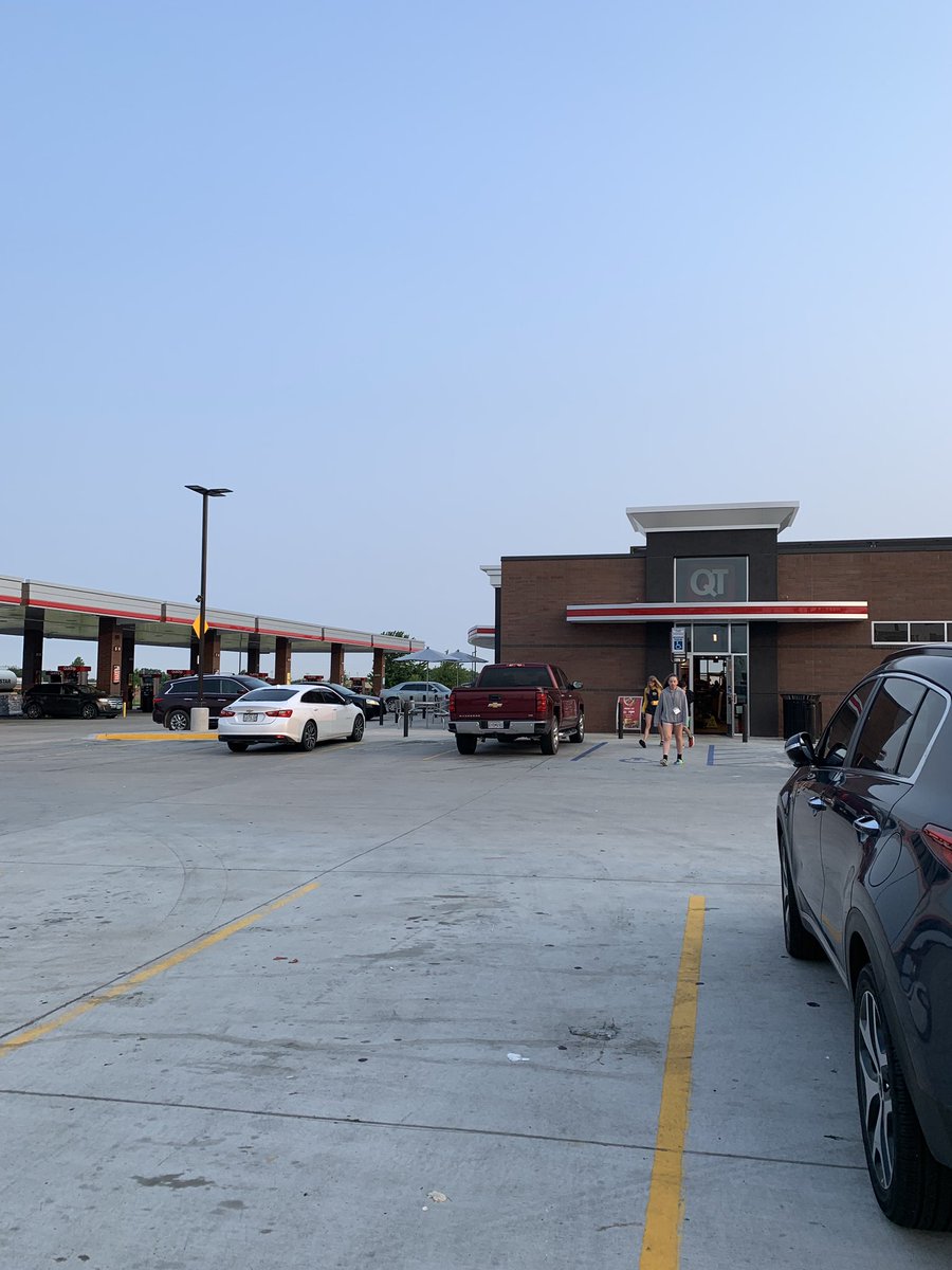 shaunsmith3rd's tweet image. Home Sweet Home! Last stop in Platte City, MO at QT. Breakfast &amp;amp; driver switch-2 hrs. + to go. #TetonsCPS @Szydlowskim