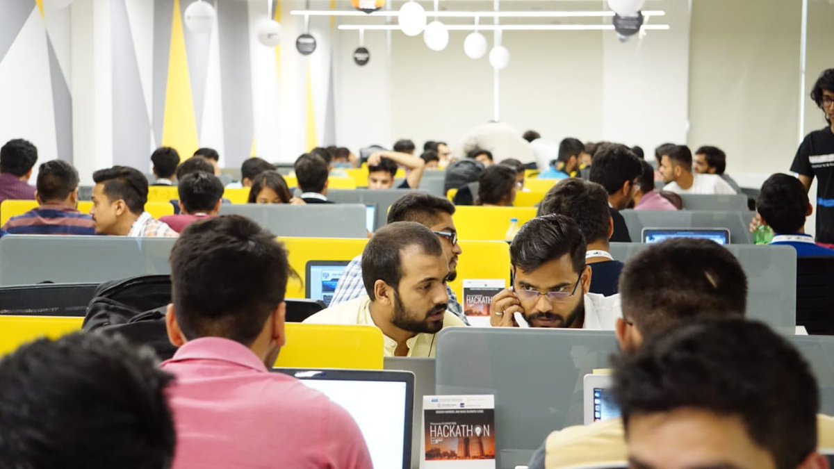 IncubateIND's tweet image. Hackathon...An event where people come together to slove problems.
#InnovateToINSPIRE 
#Incubateind
#Inspirehackathon
#EESL
#gohive
#30Hours