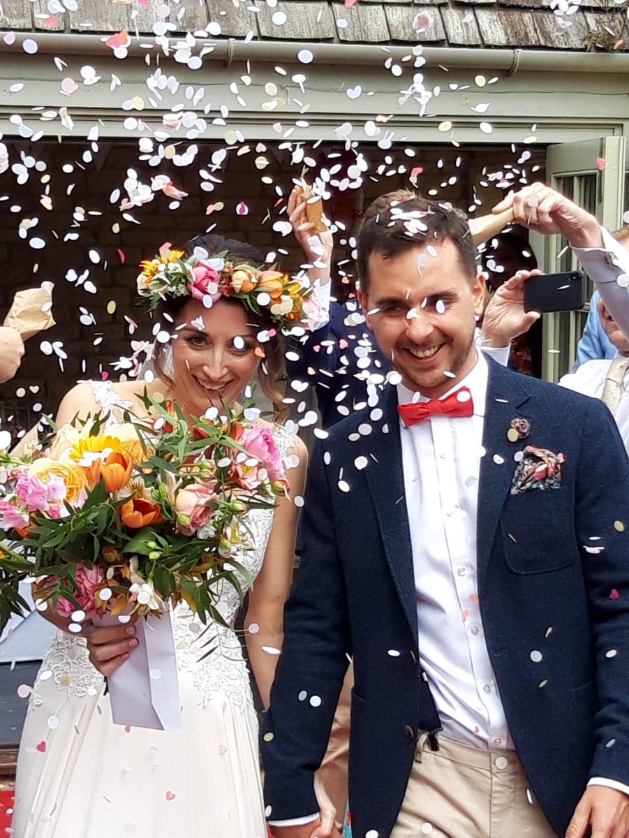 CotswoldCFlower's tweet photo. A busy couple of weeks of #weddings and #flowerworkshops. Love this colourful shot of H and T @thebaytreehotel #gloucestershire who kicked things off for me. https://t.co/uE5faQd06Q