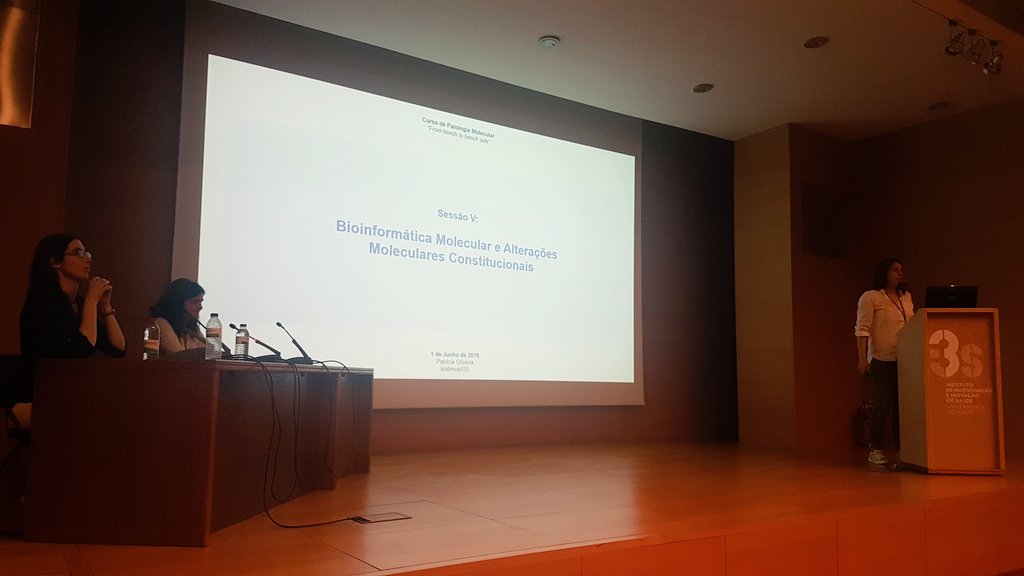 SPAPatologia's tweet photo. Depois da pausa para almoço, uma sessão sobre bioinformática com Patrícia Oliveira e Sofia Quental 👍😁 #CursoPatologiaMolecar #NISPAP #SPAP #IPATIMUP #pathology https://t.co/ic8e3fCW3C