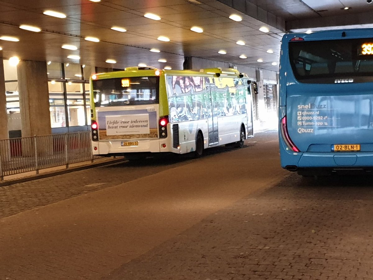 LadjnaNL's tweet photo. #Buscampage van #Ladjna Ima’illah #Nederland gespot, met onze motto
#liefdevooriedereen #haatvoorniemand

#Islam
#Ahmadiyya
#Lajna https://t.co/hsjXjHzksQ