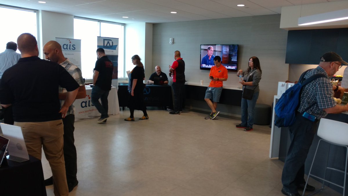 pgbhoyar's tweet image. Breakfast is here and sponsors are having good conversations with attendees #SPSDC #sharepoint #Office365 @SPSaturday_DC @binarybrewery @MrIsaac @collabadam @bobbyschang #mvpbuzz @DungeonwithaG