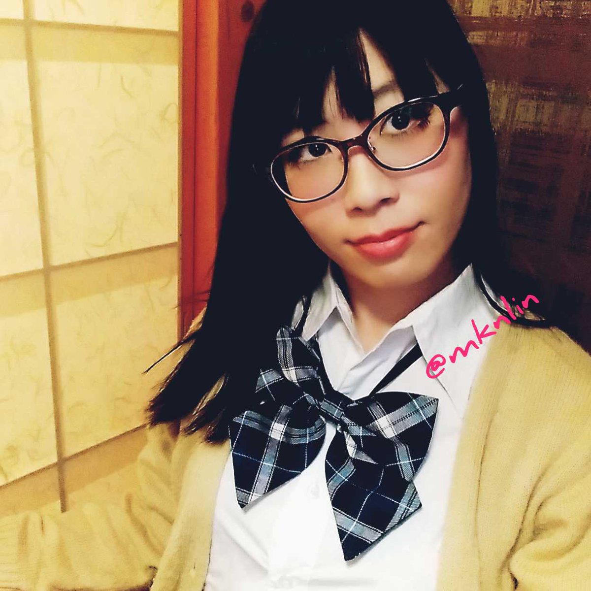 制服 おっぱい 自撮り