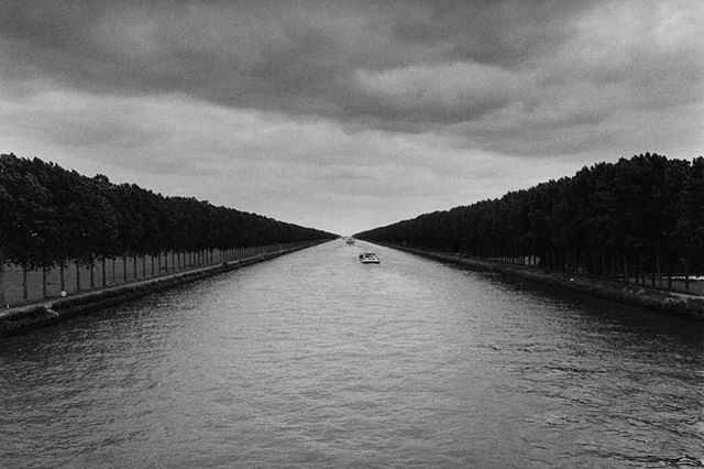 Milanza_Photo's tweet photo. Symmetry

#waterway #amsterdamrijnkanaal #holland #kodak400tx #trix #kodakfilm#shotonfilm #onfilm #filmisnotdead #filmphotography #35mm #contrast #streetsonfilm #landscapesonfilm #symmetry #blackandwhite #travelphotography #landscapephotography #channel … https://t.co/wWlRHuFdUE https://t.co/1mw7oAJ7JW