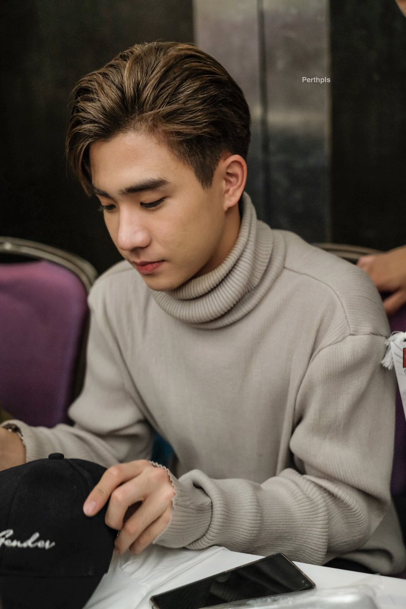 PperthSlp's tweet photo. Speechless. 🖤 @perthppe 

#PerthTanapon 
#รอยยิ้มของชูครีม 
#พวกของเจื๋อ https://t.co/zu4Ip7Ztxe