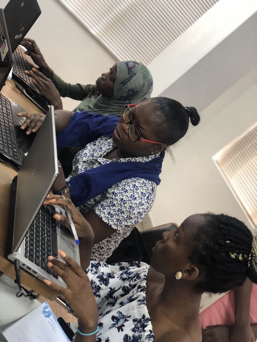 SheCodeAfrica's tweet image. It&apos;s a full on hands-on-session with our girls for each class, getting the girls more familiar with coding concepts and algorithms.

The end goal is to have each girl build out a simple project using concepts all learnt today.🙌🏾
#CodeLiteracyDay