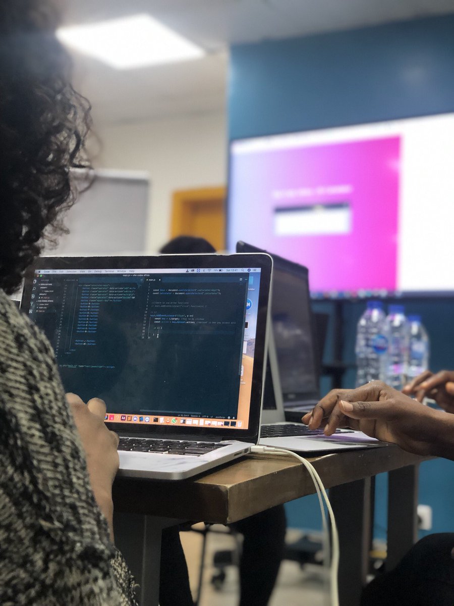 SheCodeAfrica's tweet image. It&apos;s a full on hands-on-session with our girls for each class, getting the girls more familiar with coding concepts and algorithms.

The end goal is to have each girl build out a simple project using concepts all learnt today.🙌🏾
#CodeLiteracyDay
