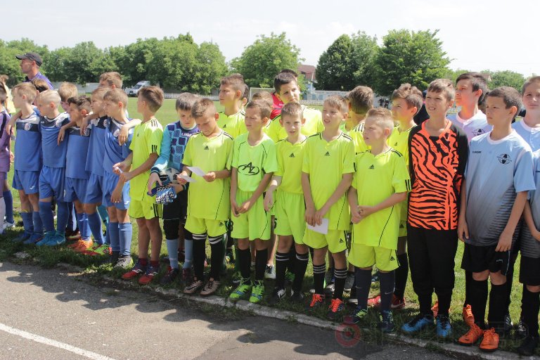 Выборы близко: Климов устроил в Котовске детский футбольный турнир  timer-odessa.net/news/vibori_bl…  #таймер #одесса