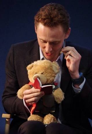 44567R's tweet image. @HiddlestonSpam #ThemeFreeWeekend 
#TomHiddleston