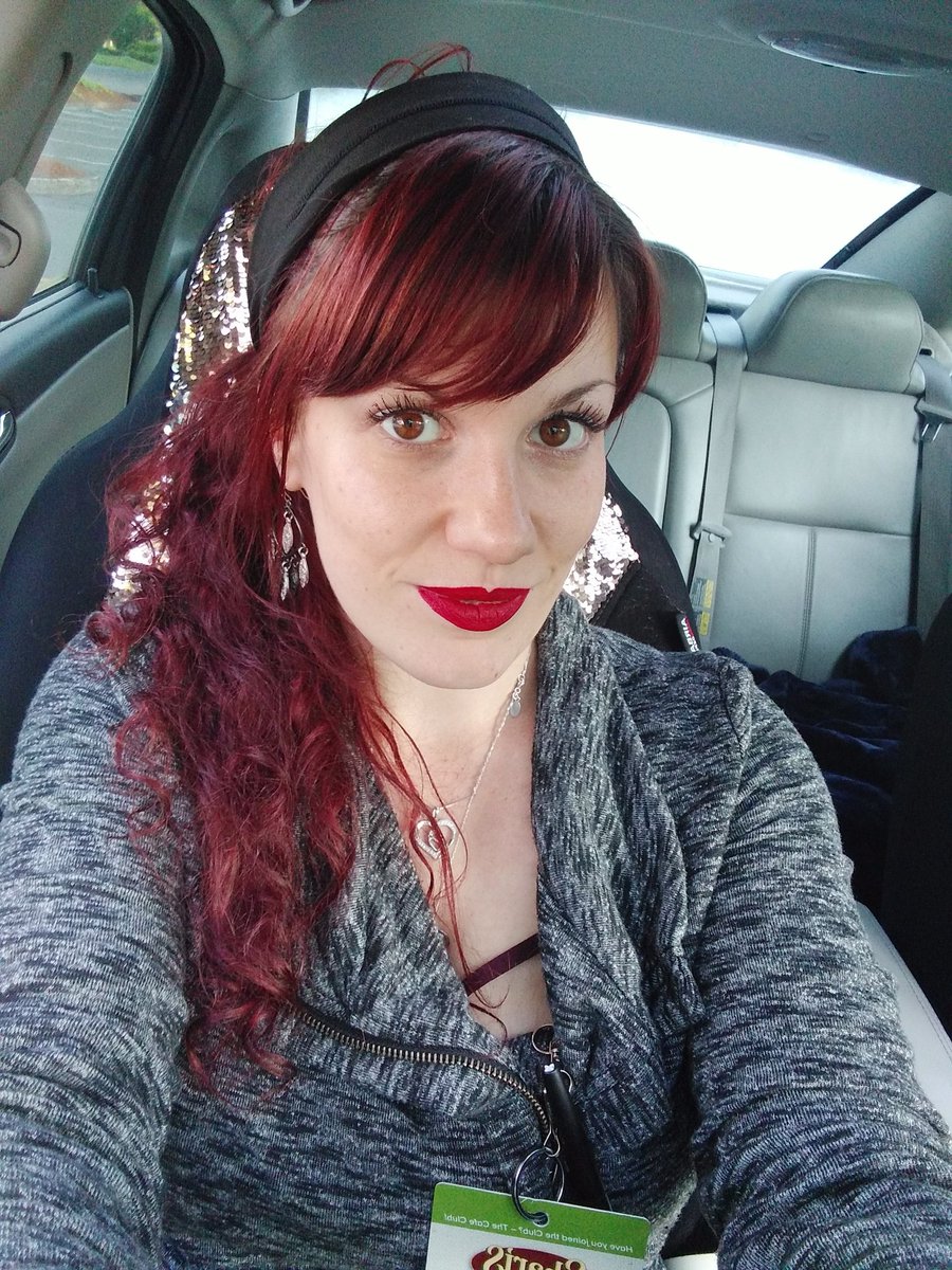 courtney39marie's tweet photo. #VeryBusyWeek #AtWork... I have been running since 11pm... My release came in so I can finally put my feet up for a min b4 I have to finish making the restaurant spotless... I am sitting in my car contemplating driving off...🙄🤔😛💋 https://t.co/gQvGwlh0CB