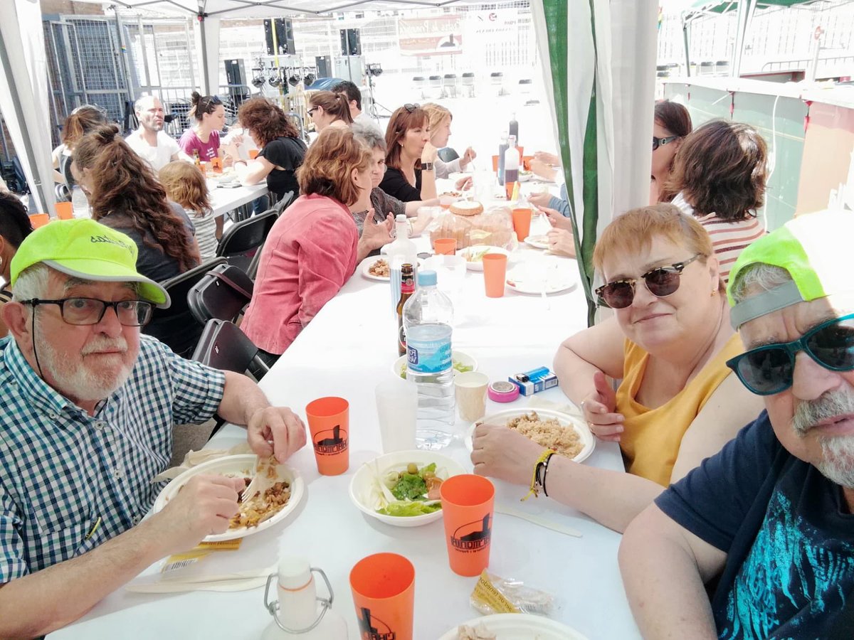 CUPstap's tweet photo. Els @iaioflautas sempre en lluita, exemples de resistència i dignitat #PrimaveraAndreuenca https://t.co/SzG95AQf0X