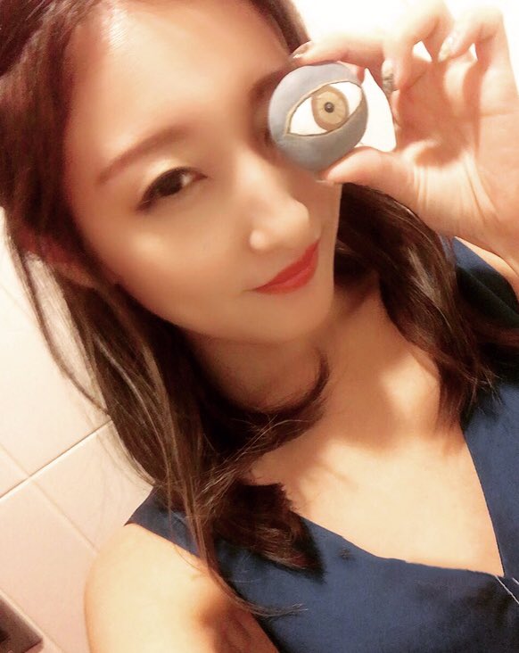 otoganim_W's tweet photo. CHUNさんに誘っていただいたGOTパーティーにて、無事目の石を置いてきました!!ロスがひどかったけど、GOT民の方々と会えて心が安らぎました☺はぁぁ…幸福な空間だったな👁
#GOTParty https://t.co/4RW77m5Z7a