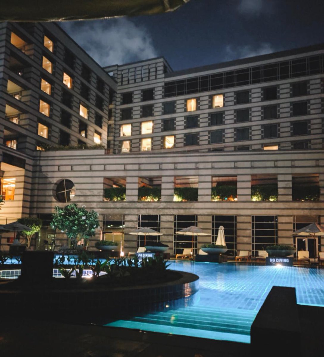 FitternityIndia's tweet photo. Book yourself swim/workout sessions at flat 50% off! 
No T&amp;Cs! Use code: FLAT50
Book NOW: https://t.co/4mZIW5d7tZ
Location credits: @GrandHyattMum

#FitWithFitternity https://t.co/DlCJIFkxE7