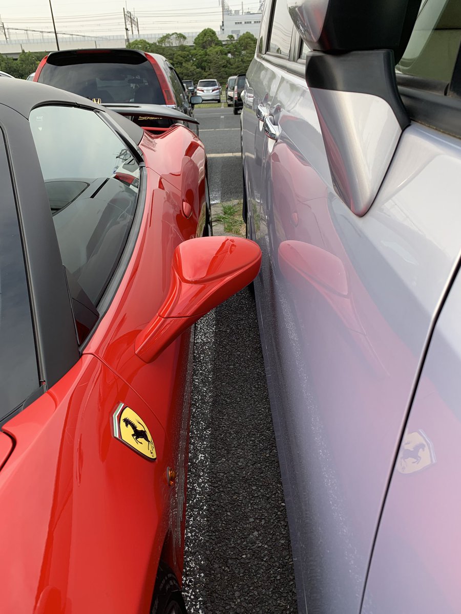 458spidermatakun これ異常だろ 嫌がらせもいいところ 駐車場に戻ったらこれ 因みに隣含め周りには 何十台と空きスペースあります 助手席から乗り込んだよ