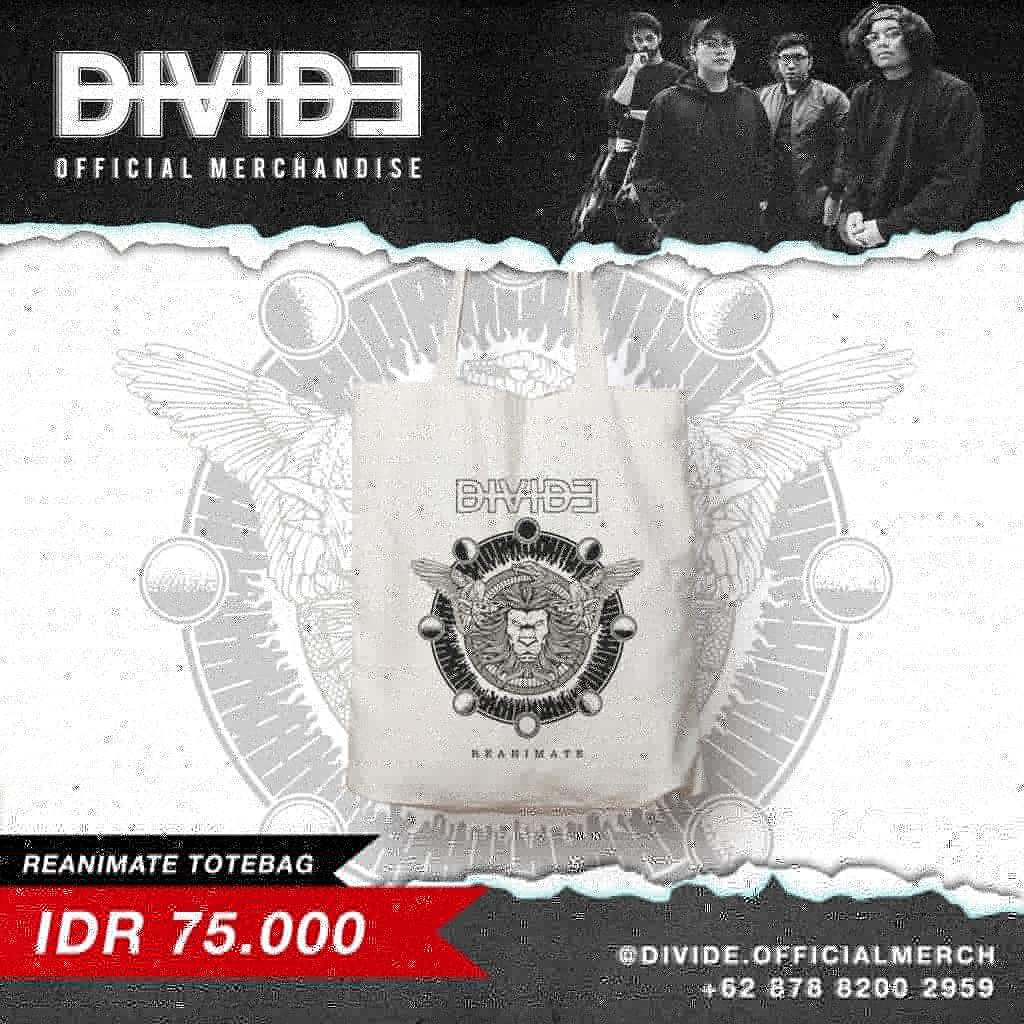 LEBARAN SEMAKIN DEKAAAT!! Let's go abisin THR kalian buat beli <a href="/divide/">Divide</a>.officialmerch yuk!! Lagi ada Holiday Sale lho sampe 15 Juni 2019 💪💪💪 BURU, LIMITED STOCK SOALNYA
.
Ordernya gimana? monggo check bio <a href="/divide/">Divide</a>.officialmerch 👽👽👽 #DIVIDEjkt #officialmerchandise #lebarantiba
