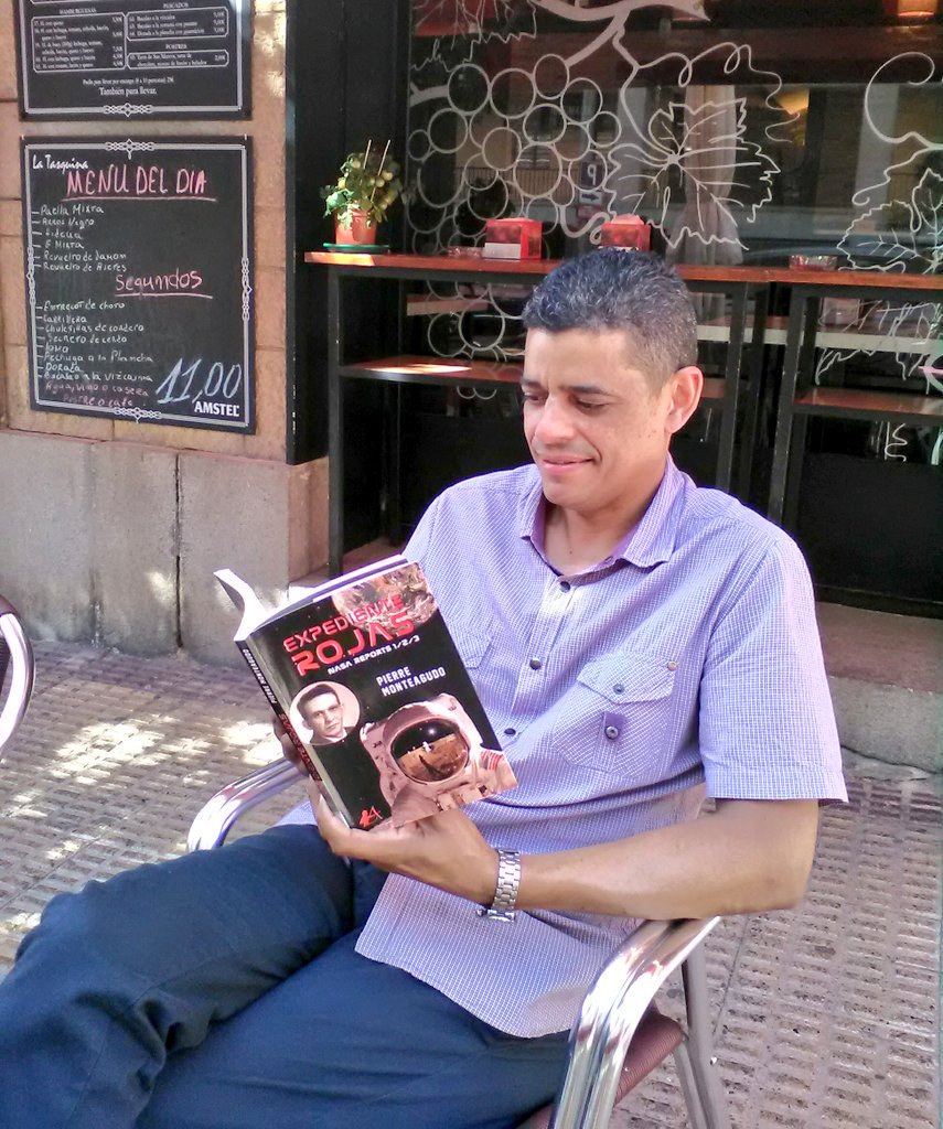 LA TASQUINA  |  #Segovia
Un lugar para disfrutar, compartir y descubrir, los secretos de la llegada del hombre a la #LUNA leyendo el libro #ExpedienteRojas basado en hechos históricos deliberadamente ocultados. @ElUniversoM en las <a href="/ViasLiterarias/">Fernando Cotta Escritor</a> de BarriosDeLetras de España.