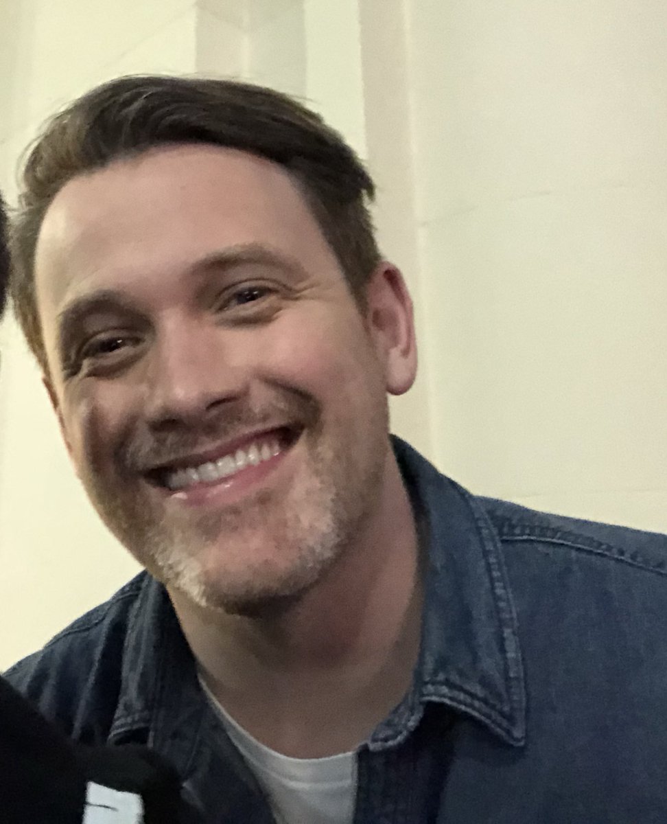 roninnewyork's tweet photo. Fantastic cast of @KingLearBway cheerfully interacted with audience and signed Playbill at stage door last night. All brilliant on stage, all gracious in person. #GlendaJackson; @michaelardefans; #JaneHoudyshell; #RussellHarvard; #RuthWilson; @PedroPascal1; and more. https://t.co/CYe8nKBlpe