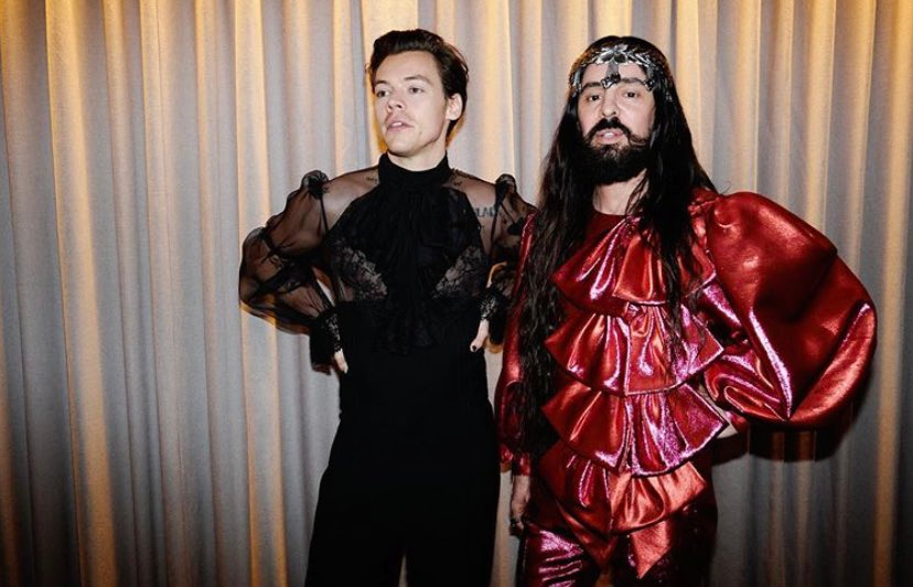 _onlyangel_x's tweet photo. Harry Styles with Alessandro Michele at the #METGala: Notes on Camp - May 6, 2019 
#HarryatMET https://t.co/kqCSNjvlET