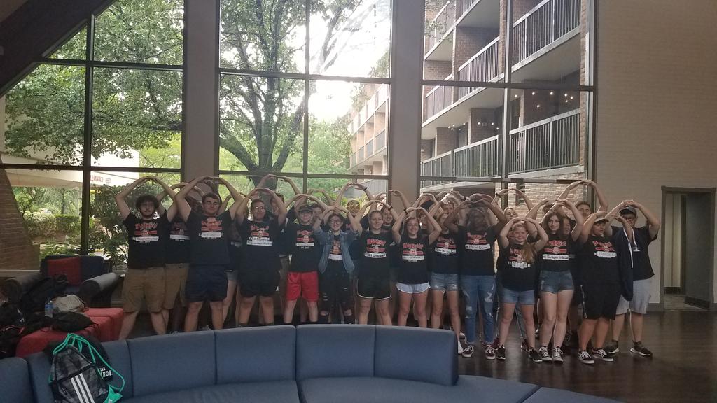 MrMcGrathMusic's tweet photo. Greetings from Williamsburg, VA with the @MarchingBengals! Heading to Busch Gardens this morning! #marchingbengals #VATrip #weekendvibes ๐ผ๐ต๐ถ๐ท๐บ๐ฅ https://t.co/rmWwn8ZFc0